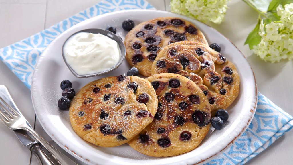 Grove blåbærpannekaker på&nbsp;pannekakedagen