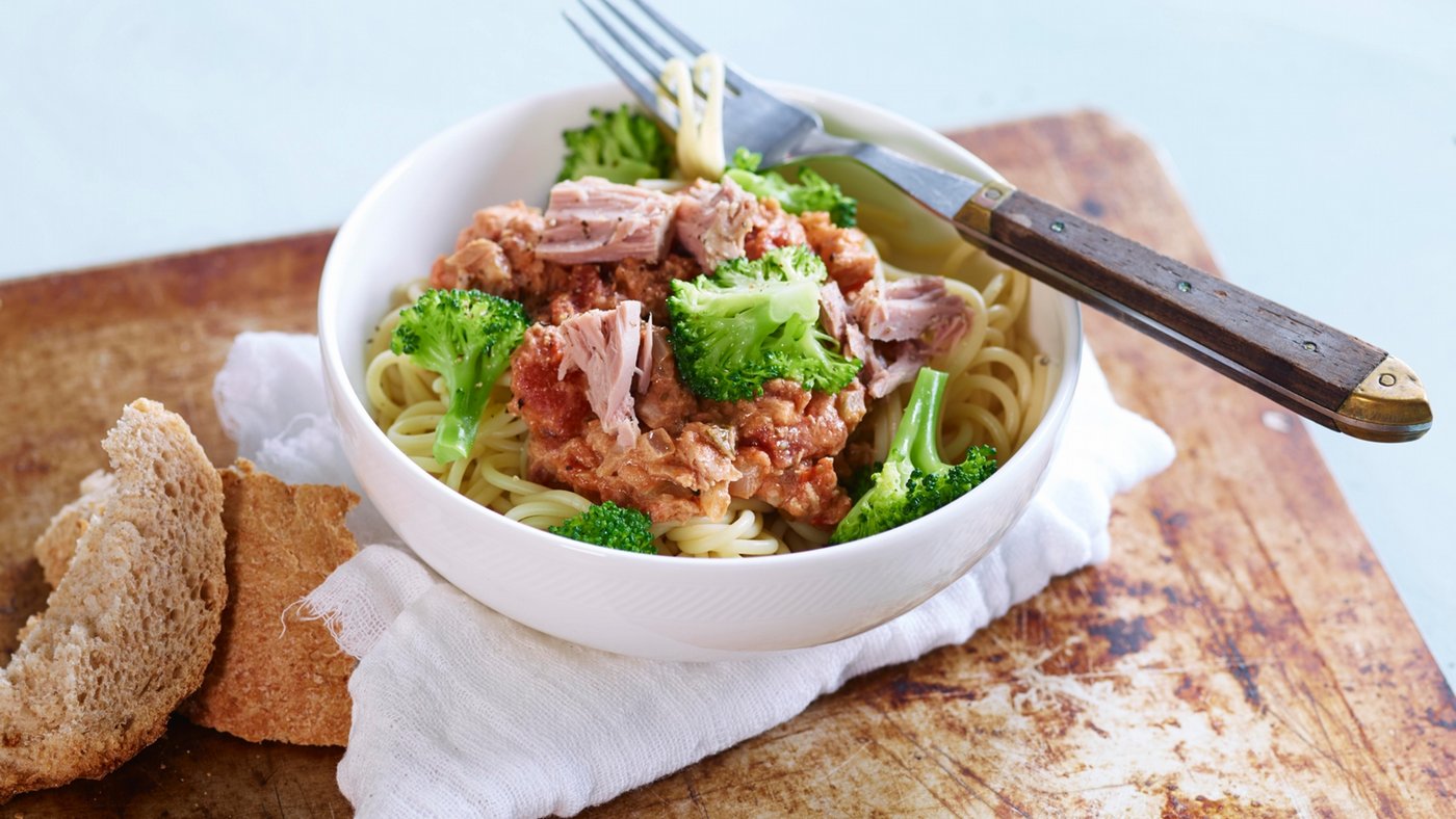 Sunn mat på budsjett - pasta med tunfisk og brokkoli - klinisk ernæringsfysiolog Anne Marie Skjølsvik