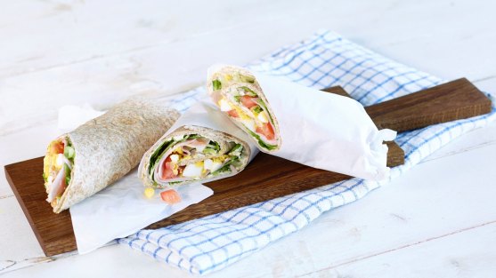 Wraps med kremost, egg og skinke
